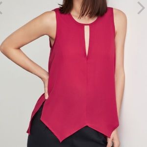 BCBGMaxAzria Key hole tank. Small. Sangria